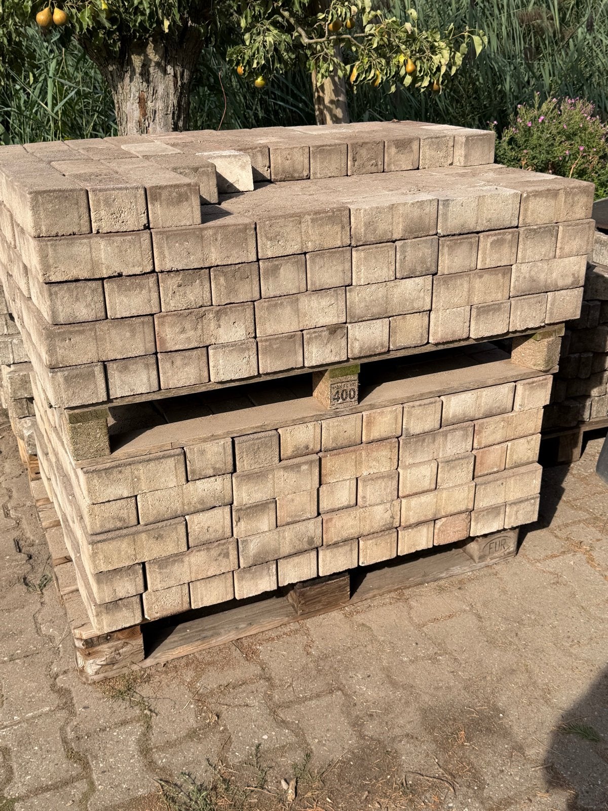 Gebruikte betonklinkers voor tuin of oprit, Ophalen, Gebruikt, Klinkers, 10 m² of meer
