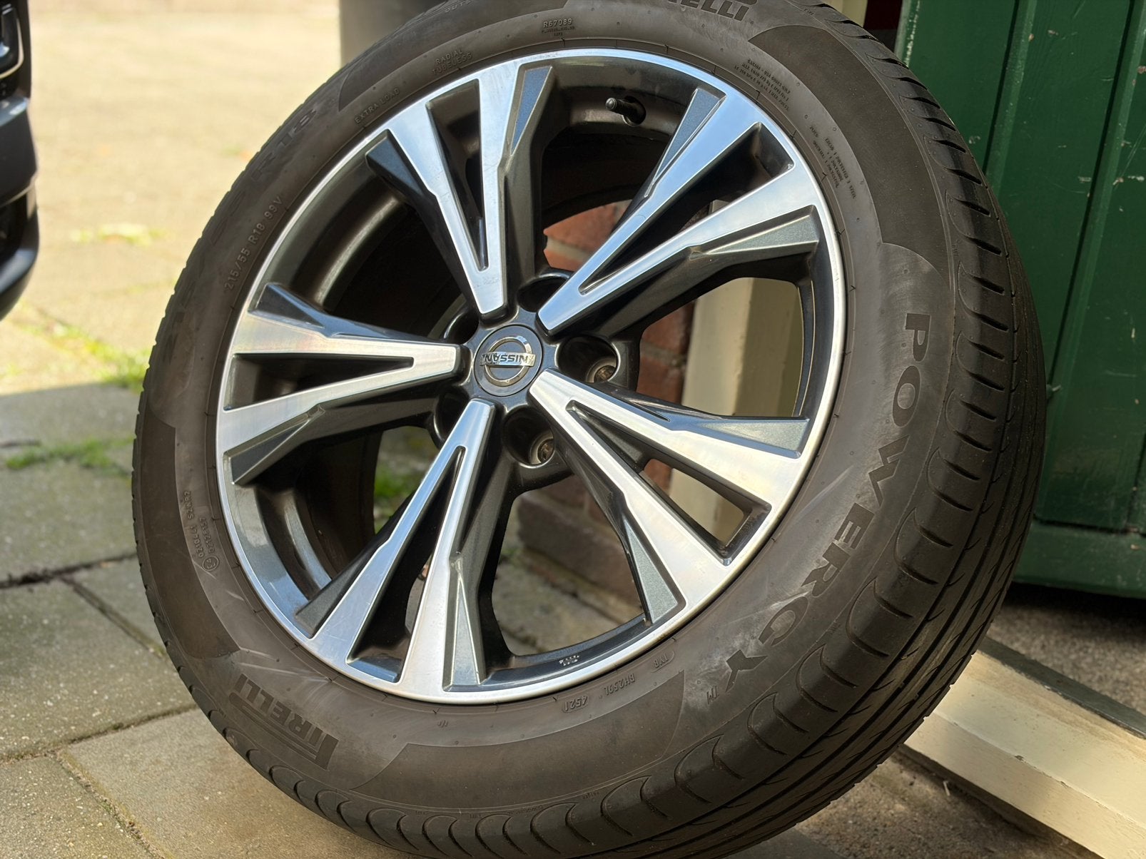 Originele 18 inch Nissan Qashqai velgen | TPMS | Nette staat, Auto-onderdelen, Banden en Velgen, Ophalen, 18 inch, Velg(en), Personenwagen