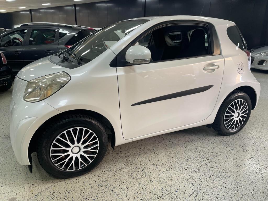 Toyota IQ 1.0 VVTI Stuurbekrachtiging Elec. Pakket AUX NAP, Auto's, Toyota, Gebruikt, Huisgarantie, Met garantie (alle), 4 stoelen