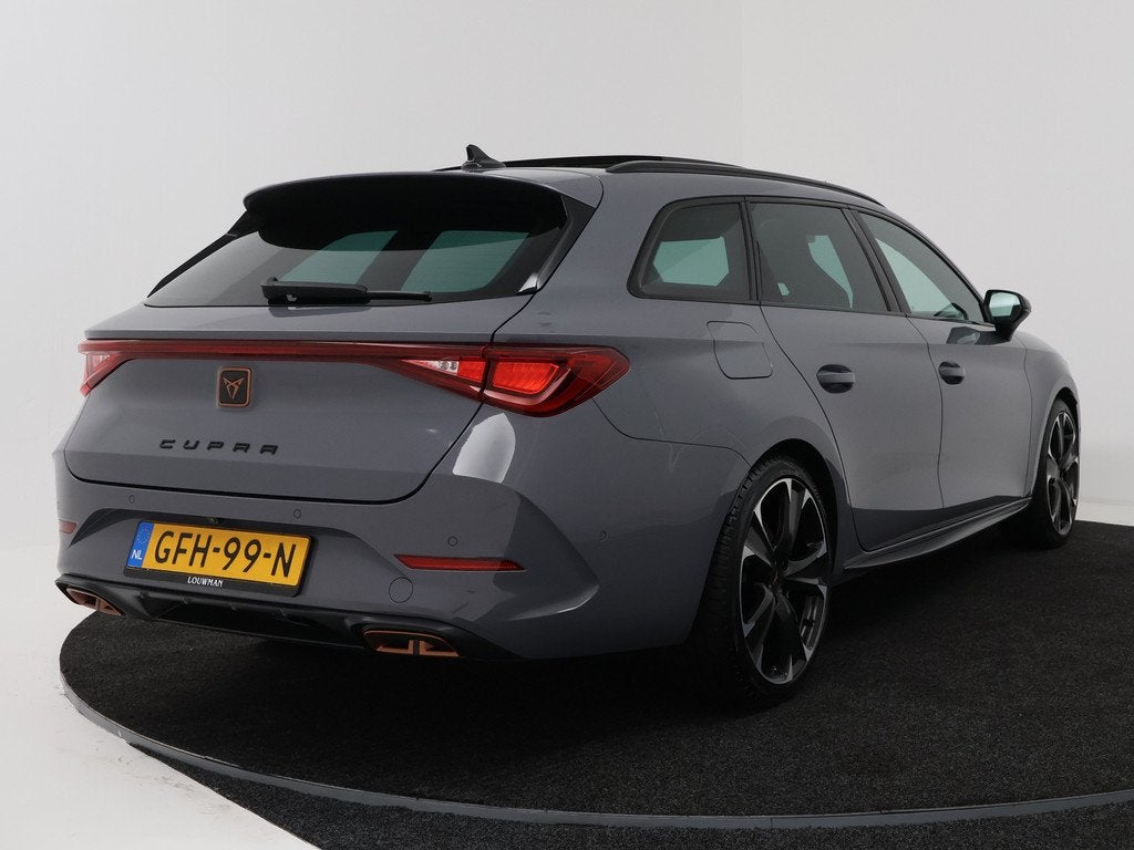 CUPRA Leon Sportstourer 1.4 e-Hybrid VZ Adrenaline | Panoram, Auto's, Cupra, 12 maanden, 77 km/l, Gebruikt, 4 cilinders
