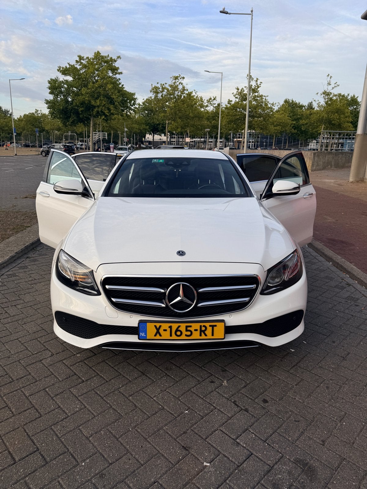 Mercedes-Benz E-Klasse E200 184pk 9G-TRONIC 2018 Wit, Auto's, Achterwielaandrijving, 4 cilinders, 1505 kg, Wit