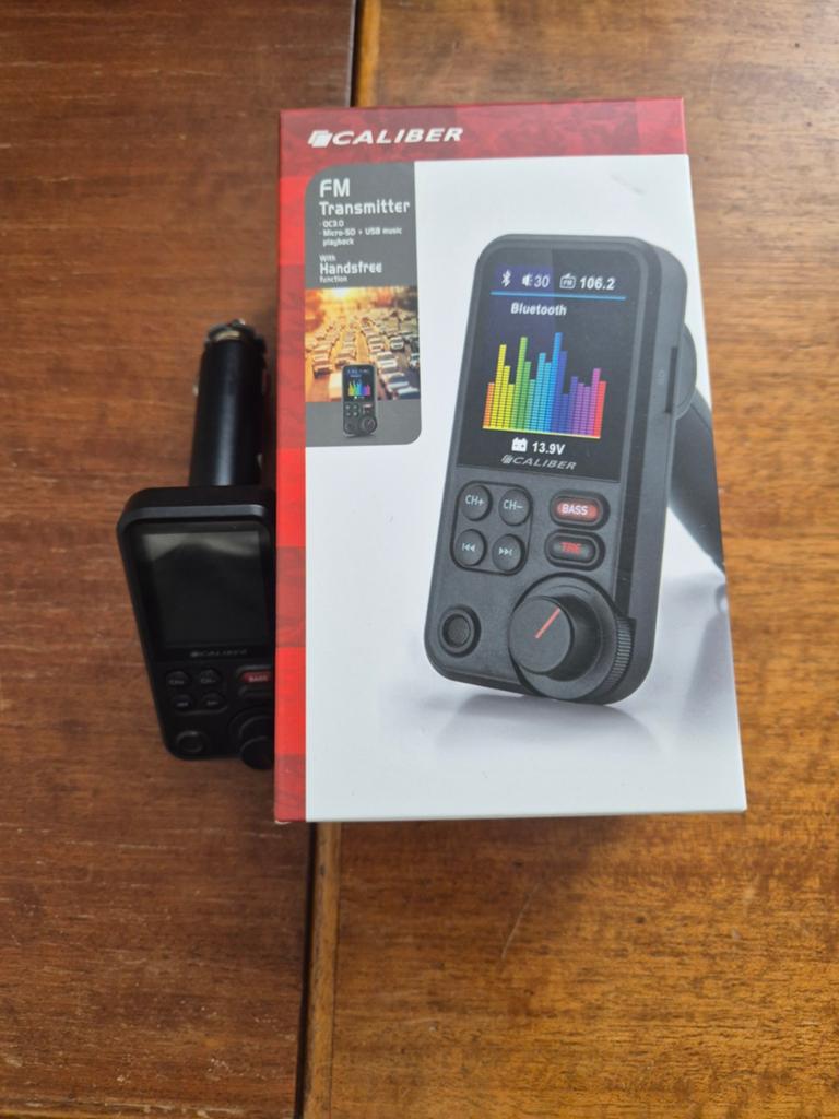 Caliber Bluetooth FM Transmitter PMT566BT met QC3.0, Ophalen of Verzenden, Zo goed als nieuw