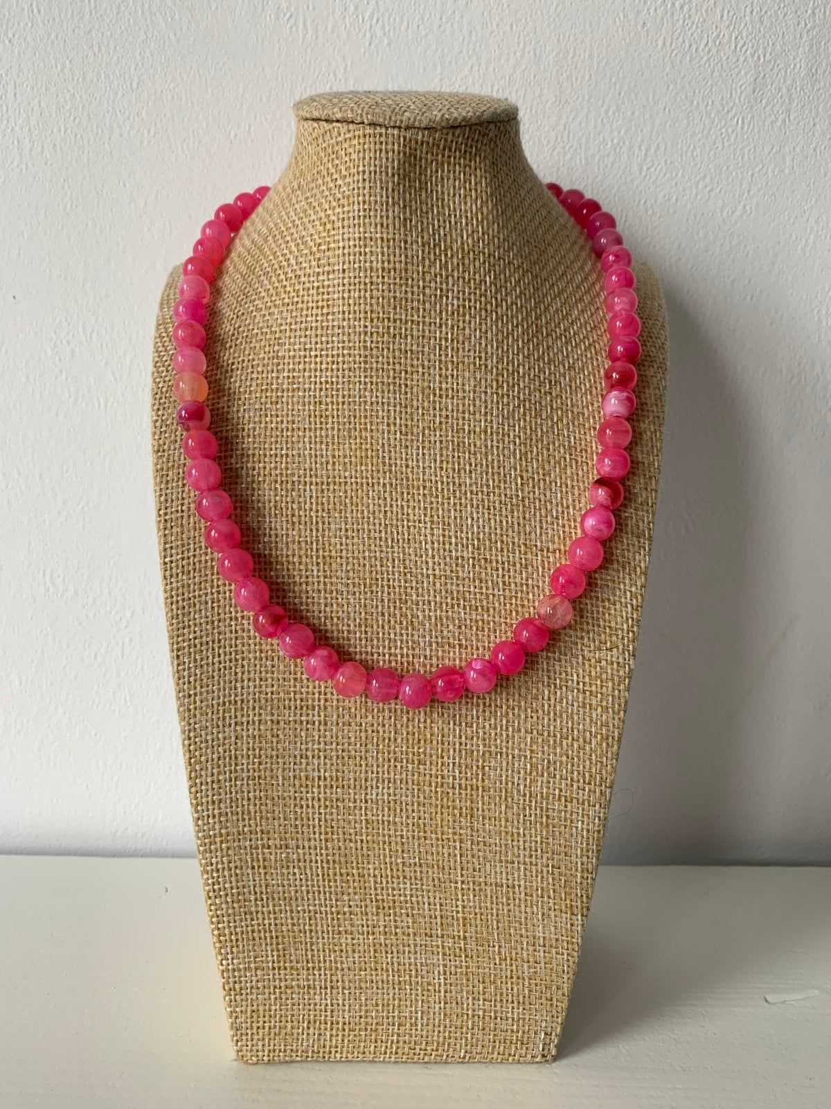 Korte ketting donkerroze, Ophalen of Verzenden, Nieuw, Roze, Overige materialen