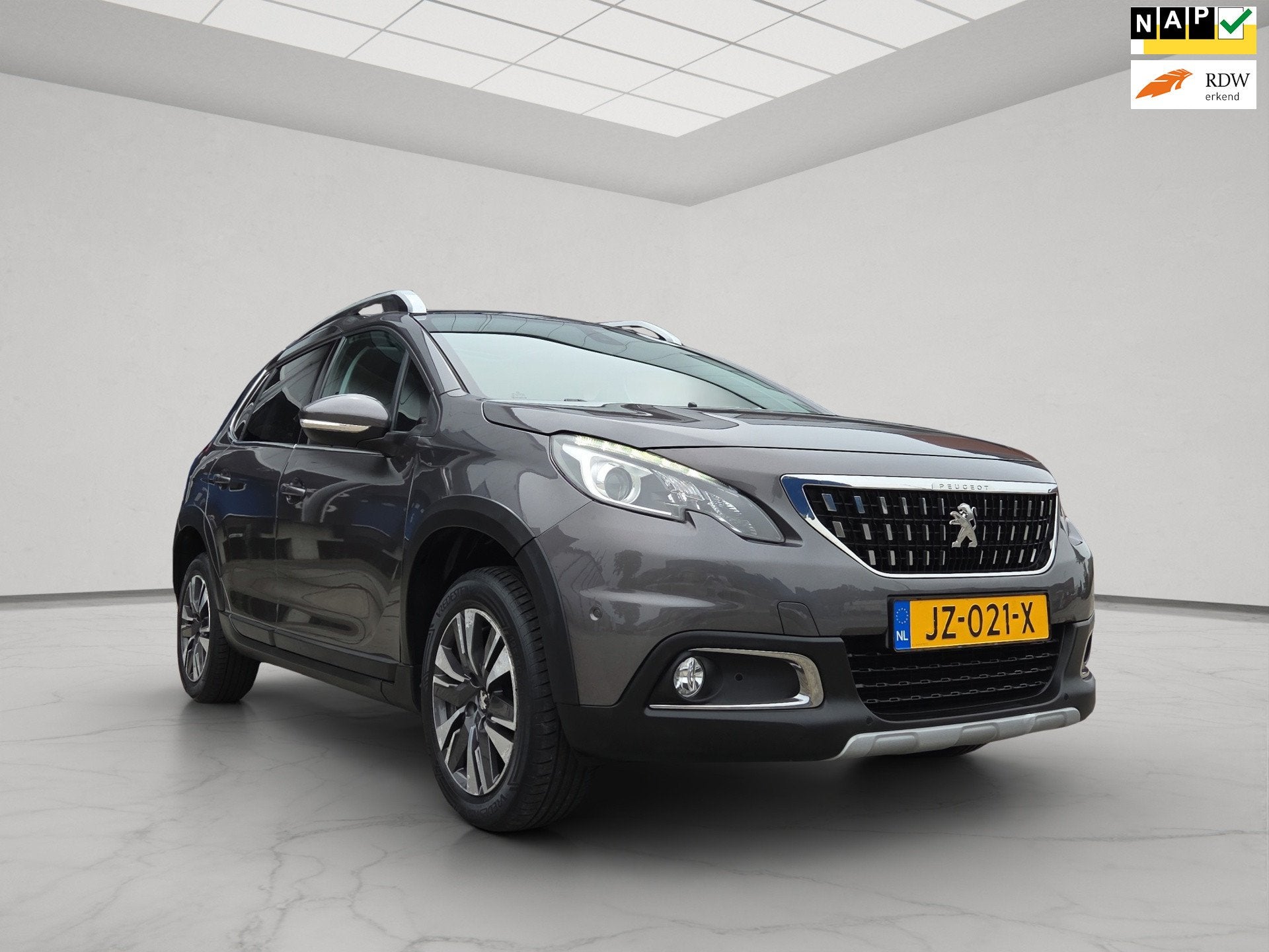 Peugeot 2008 1.2 PureTech Allure, Auto's, Peugeot, Voorwielaandrijving, Automatische klimaatregeling, Bedrijf, Handgeschakeld