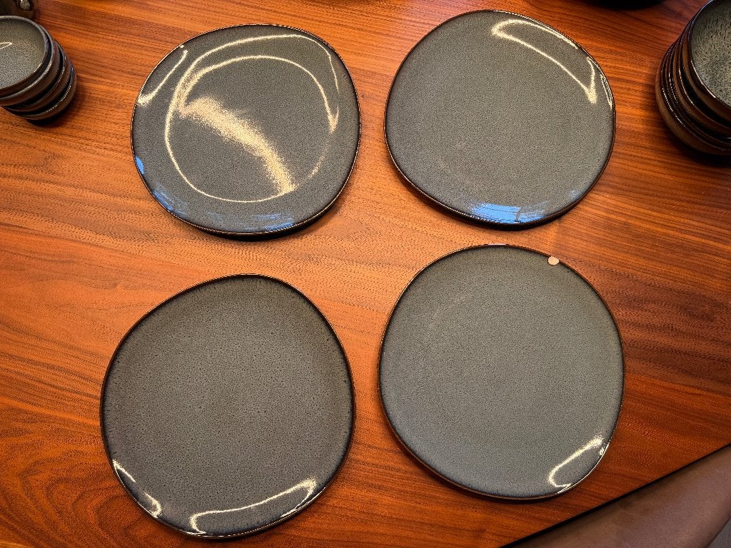 Villeroy en Boch Like: Lave. 4 dinerborden., Ophalen, Villeroy & Boch, Zo goed als nieuw, Bord(en)