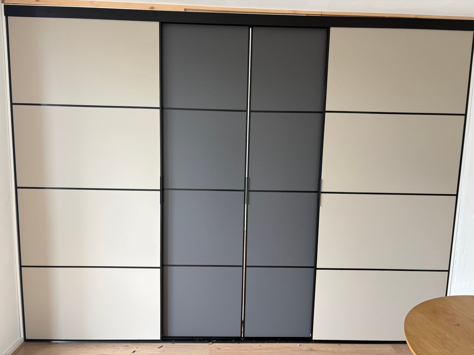 SKYTTA, Huis en Inrichting, Kasten | Roldeurkasten en Archiefkasten, Ophalen, 200 cm of meer, Zo goed als nieuw, 200 cm of meer