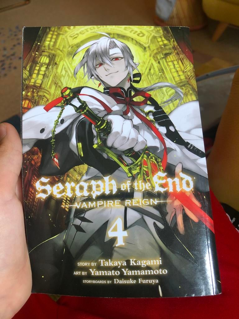 Seraph of the End - Vampire Reign Deel 4 Manga, Ophalen of Verzenden, Zo goed als nieuw