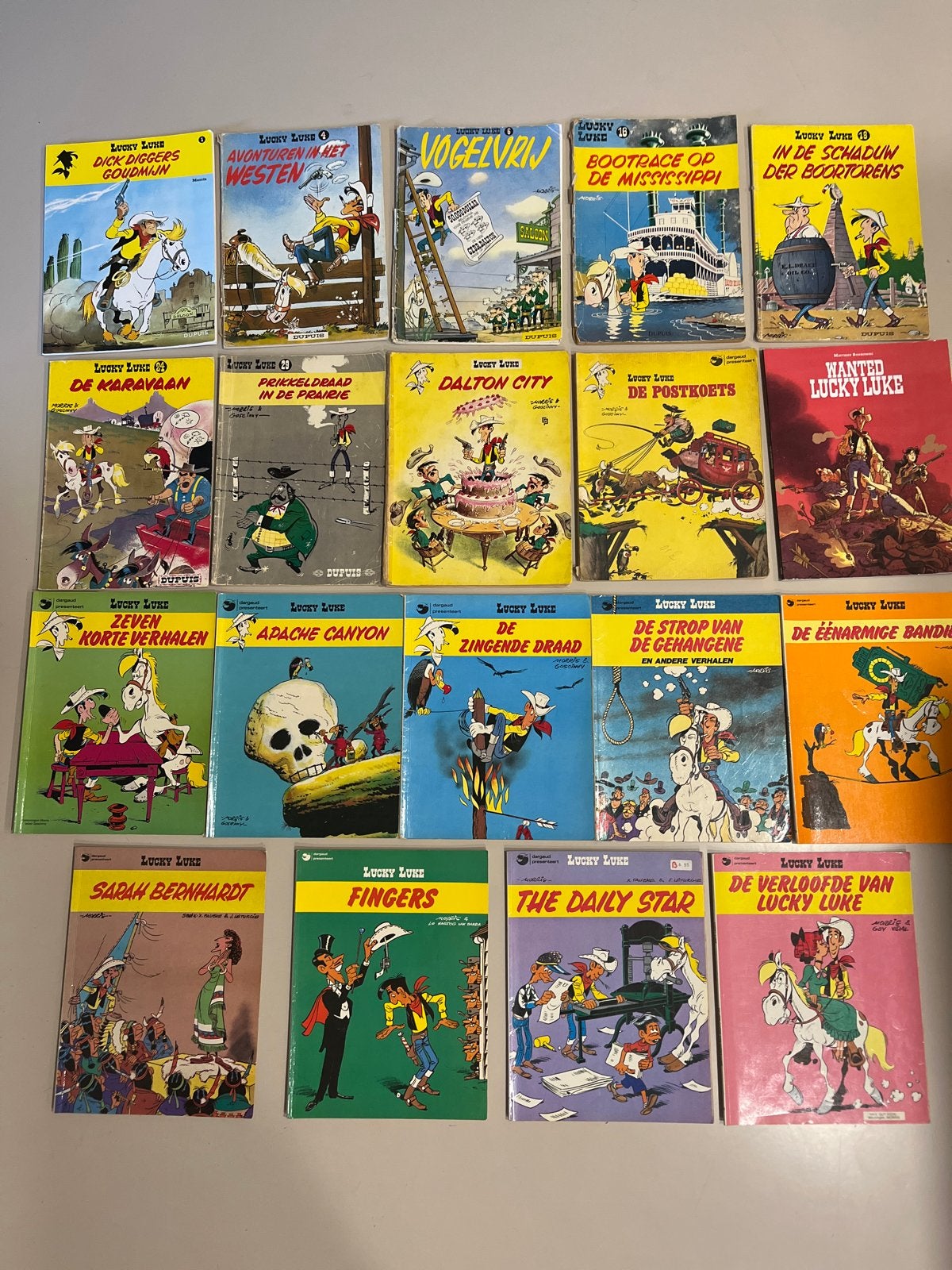 Lucky Luke Stripboeken Collectie - 19 Albums, Boeken, Meerdere stripboeken, Ophalen of Verzenden, Gelezen