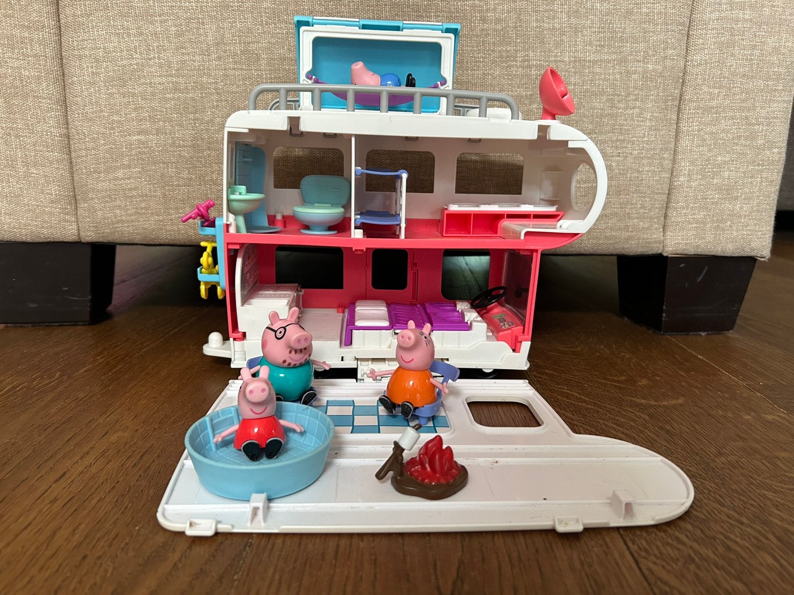 Peppa pig camper, Kinderen en Baby's, Speelgoed | Speelgoedvoertuigen, Ophalen, Gebruikt