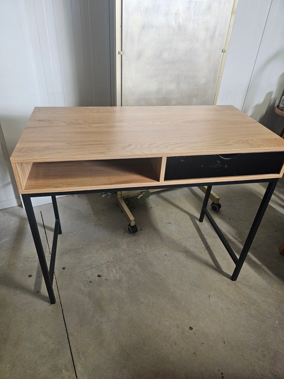 Bureau/sidetable, Ophalen