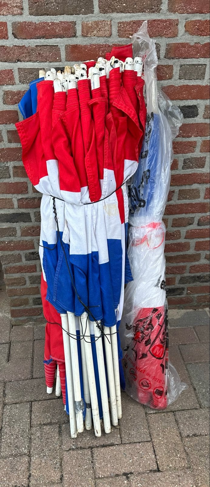 36 Nederlandse vlaggen met stok, Diversen, Ophalen, Gebruikt