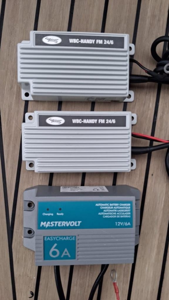 Acculader WhisperPower WBC-Handy FM, 24 volt, 6 ampere., Ophalen of Verzenden, Gebruikt, Motor en Techniek, Zeilboot of Motorboot