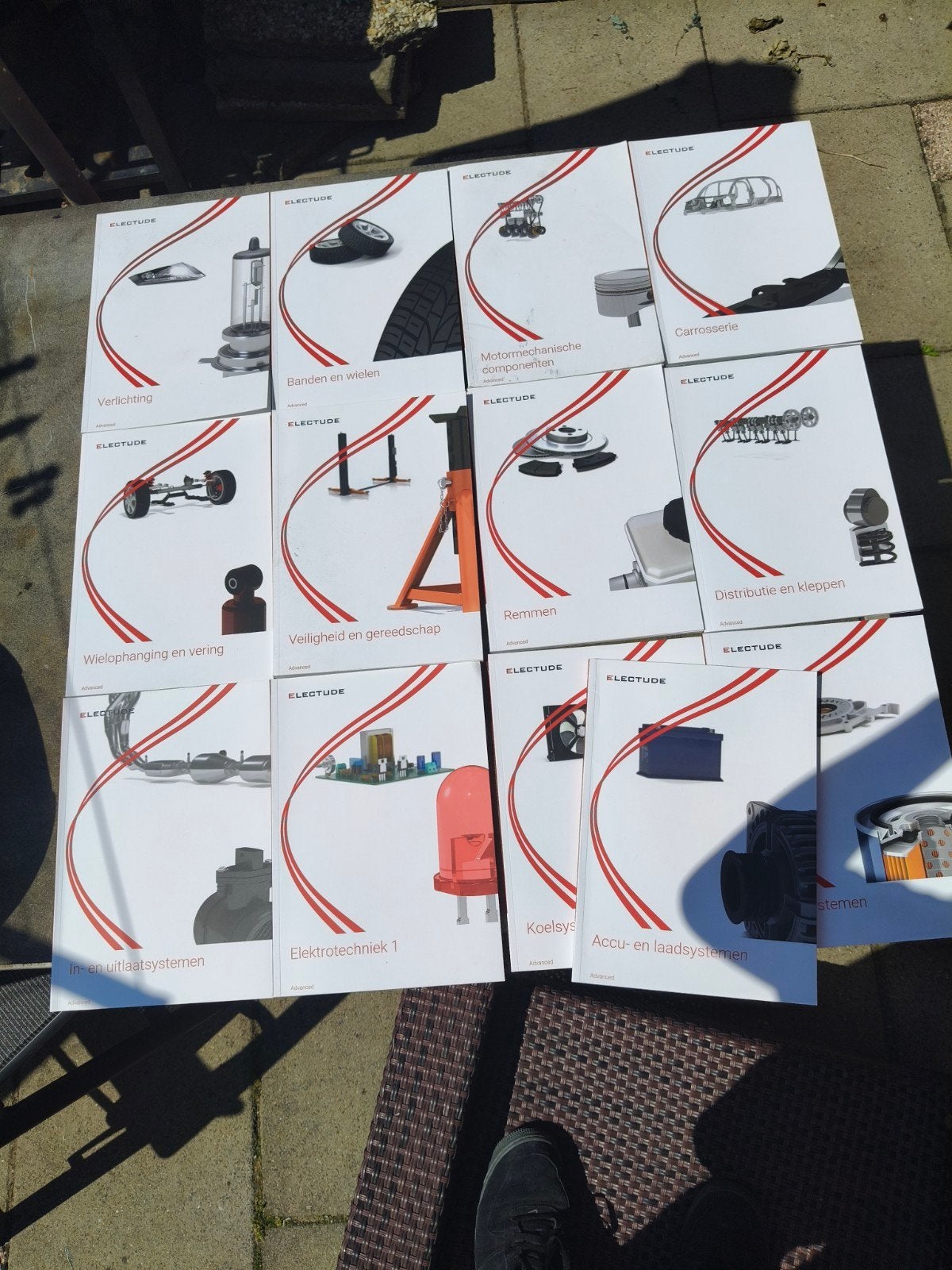 Complete set Electude Automotive Lesboeken (13-delig) – Zgan, Ophalen of Verzenden, Zo goed als nieuw, Electude, MBO
