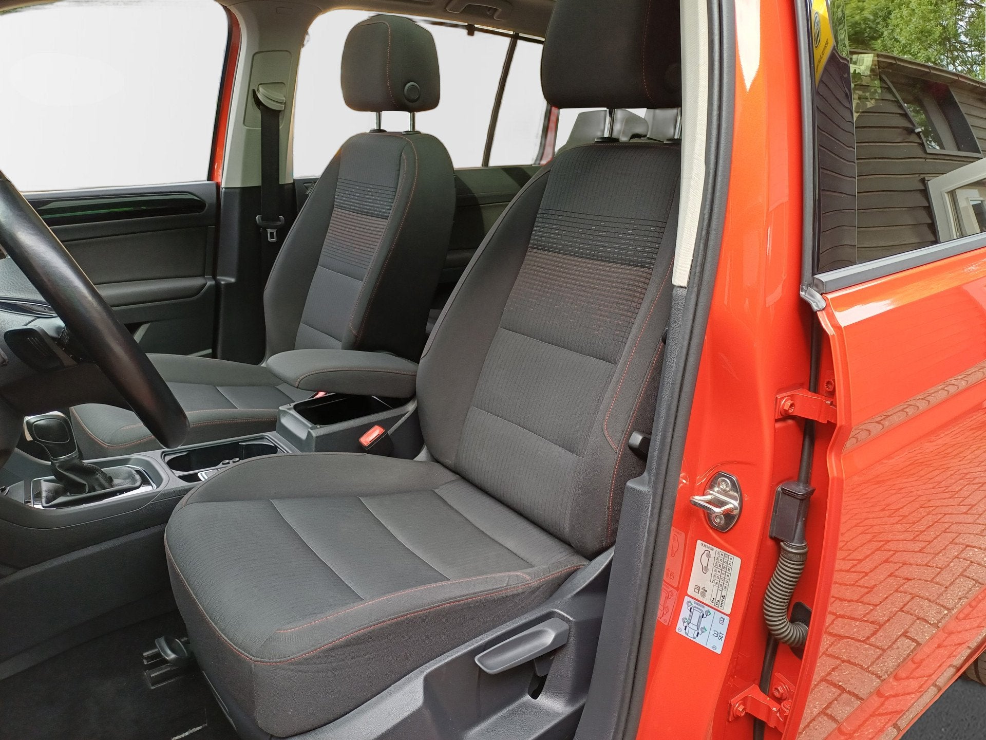 Volkswagen Touran 1.4 TSI Highline SOUND /schitterende kleur, Gebruikt, Euro 6, 150 pk, 1500 kg