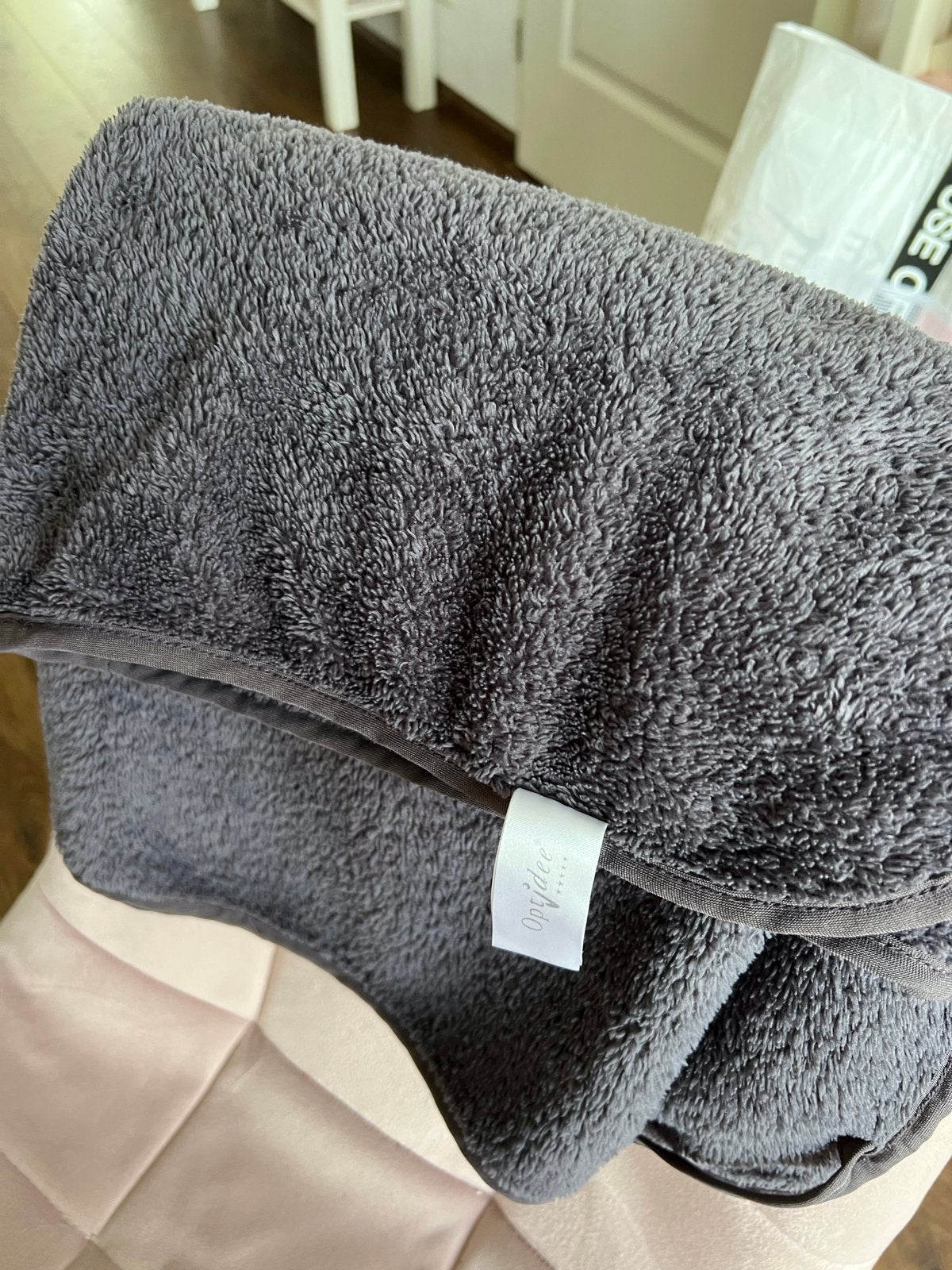 Optidee handdoek grijs, Huis en Inrichting, Gebruikt, Overige merken, Handdoek, Ophalen of Verzenden
