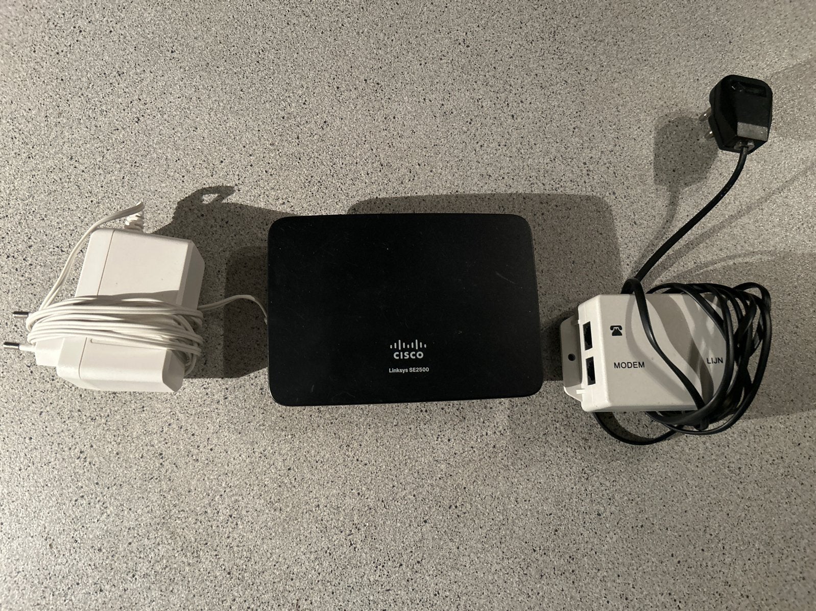 Cisco Linksys Router met Modem en Adapter, Ophalen of Verzenden, Zo goed als nieuw, Router met modem
