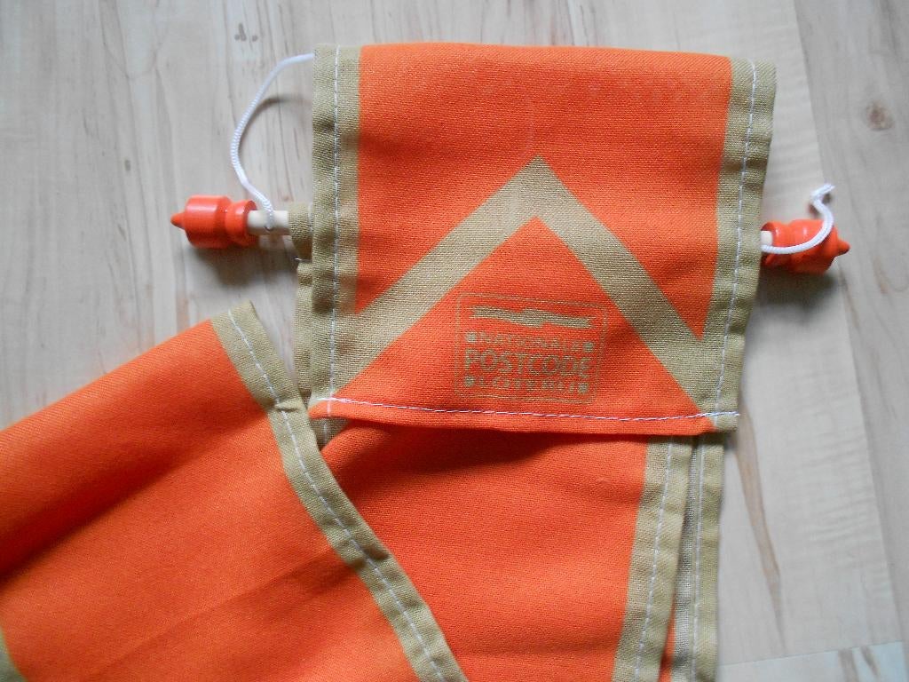 oranje wimpel van de postcodeloterij, Ophalen, Nieuw