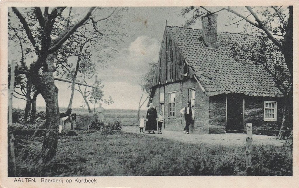 703-149-045 Aalten Boerderij op Kortbeek, Ophalen of Verzenden, Voor 1920