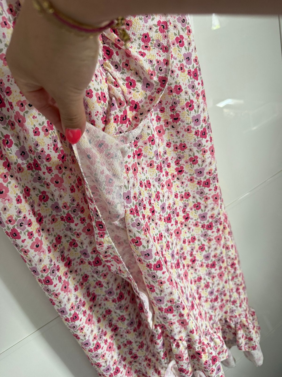 Zomerse bloemenjurk met ruches - Maat L, Meerkleurig, Maat 42/44 (L), Ophalen of Verzenden, Zo goed als nieuw