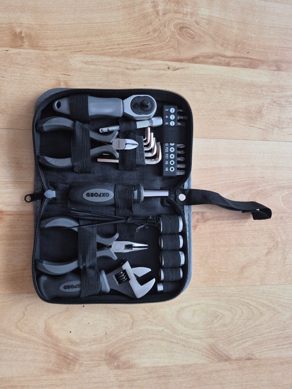 Oxford tool kit pro, Ophalen
