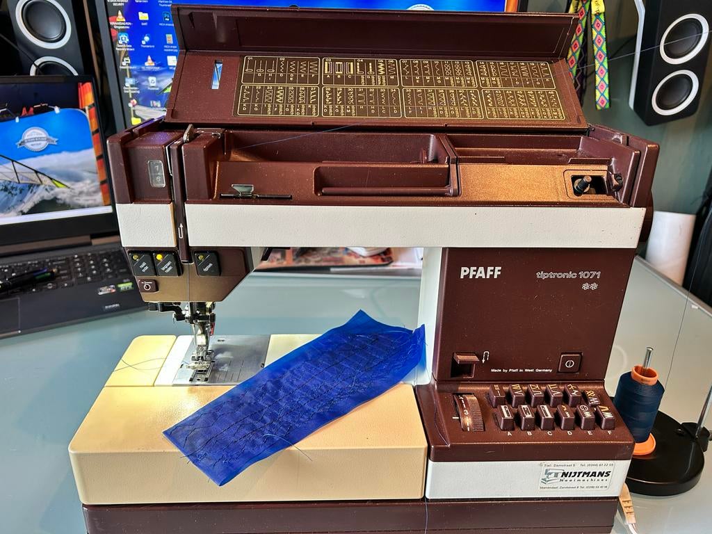 Pfaff TipTronic 1071 Naaimachine met IDT boventransport, Hobby en Vrije tijd, Naaimachines en Toebehoren, Ophalen, Gebruikt, Naaimachine