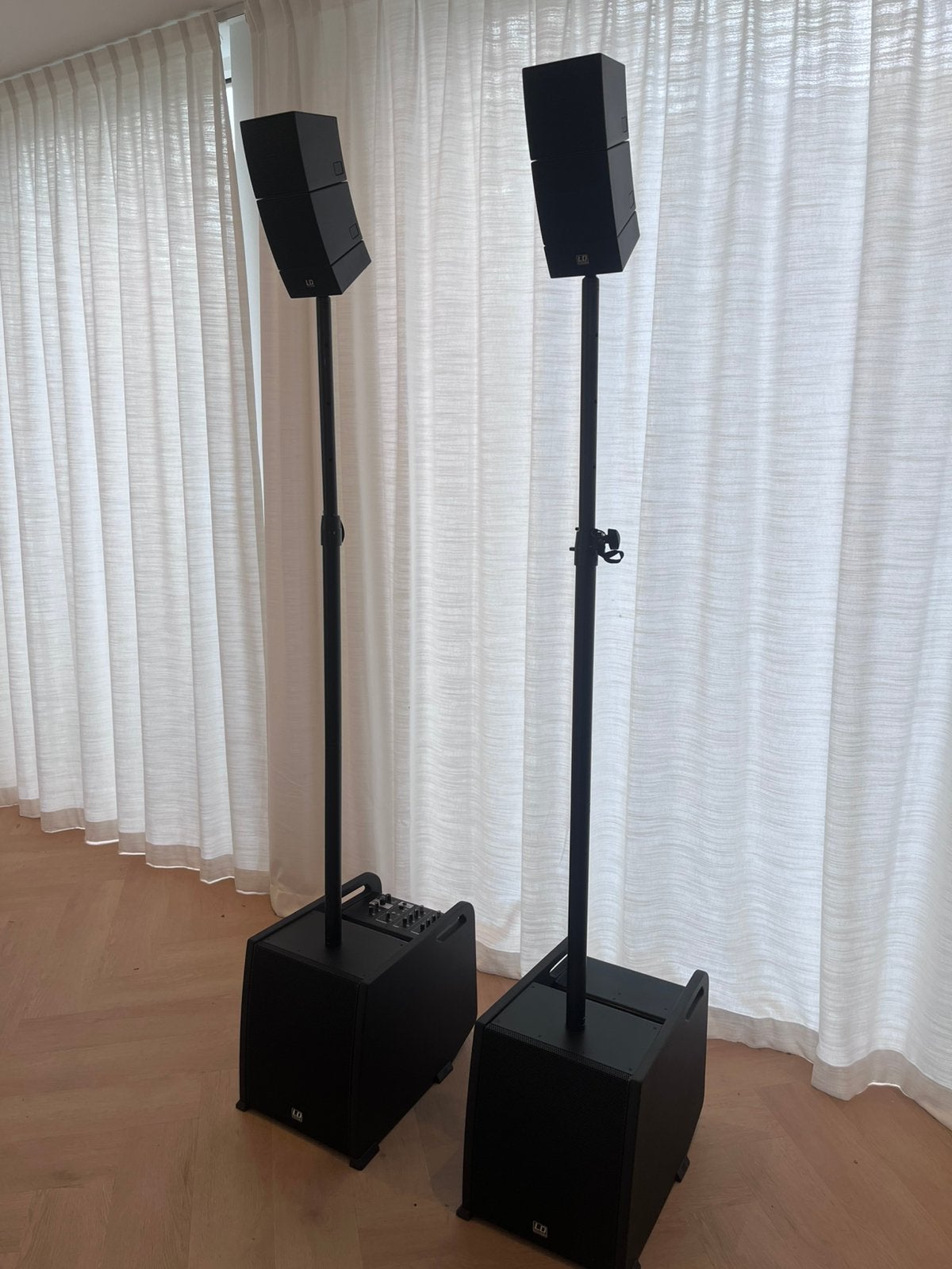 Discreet en krachtig: LD CURV500 geluidsset met bluetooth, Zo goed als nieuw, Ophalen, Overige merken, Vloerstaande luidspreker