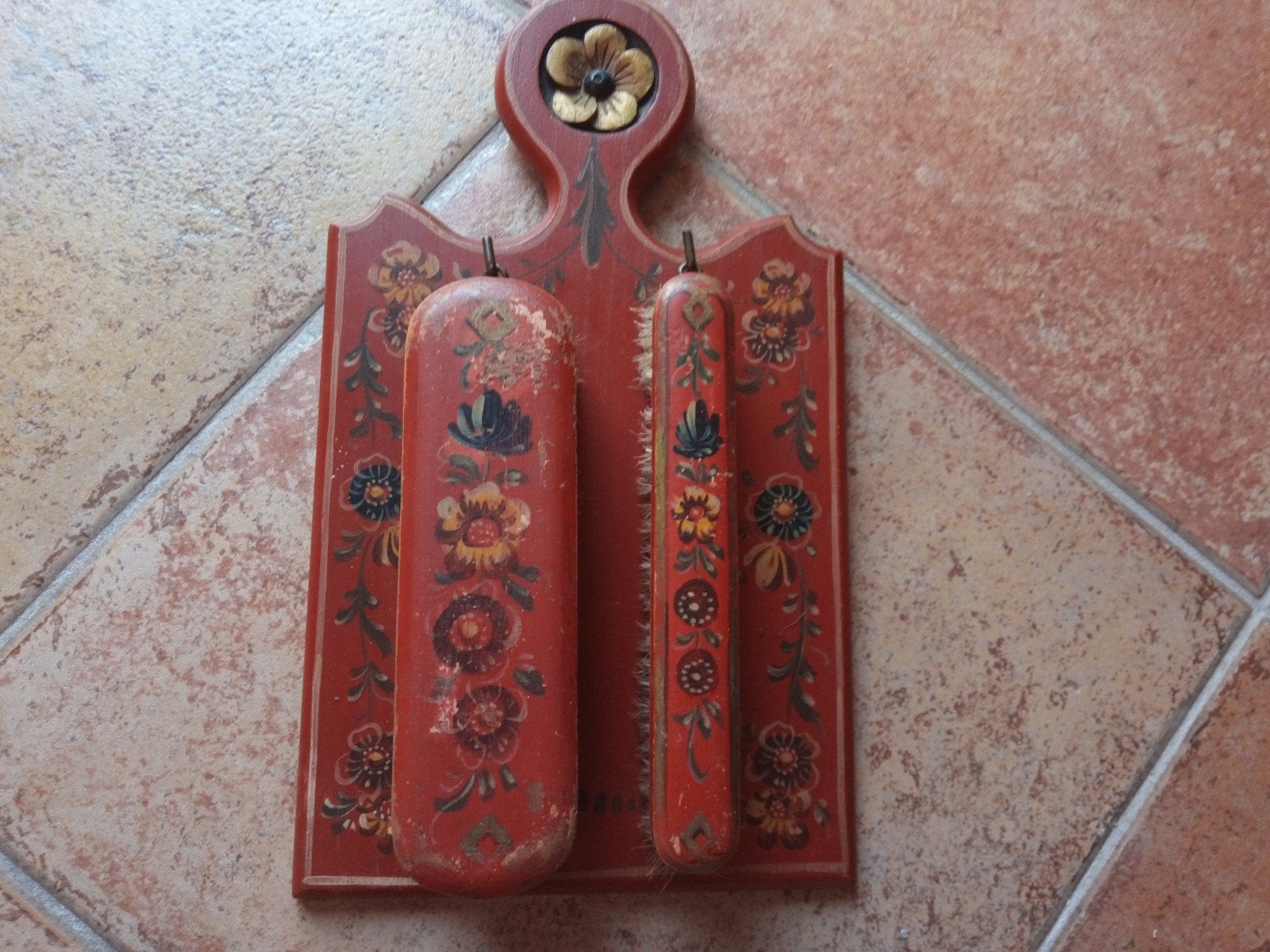 Vintage houten kleding borstel set met Hindeloopen bloemen, Antiek en Kunst, Antiek | Woonaccessoires, Ophalen of Verzenden