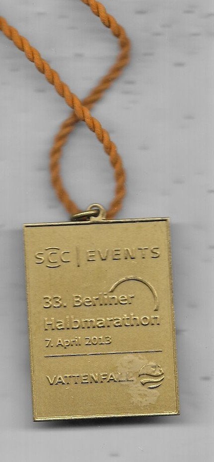BERLIJN DUITSLAND HALVE MARATHON MEDAILLE, Ophalen of Verzenden, Overige materialen, Buitenland