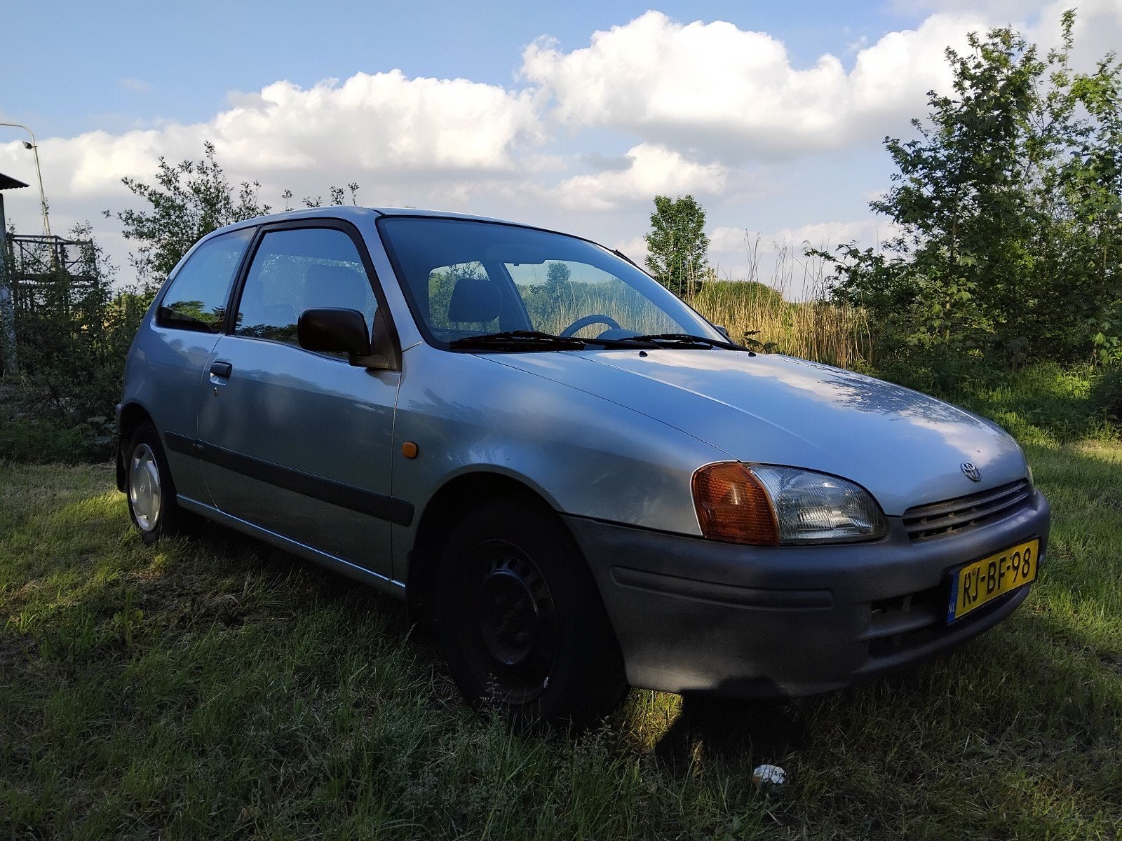 Toyota Starlet 1.3 16V AUT 1997 Grijs, Auto's, Toyota, Particulier, Starlet, Benzine, Hatchback, Automaat, Origineel Nederlands