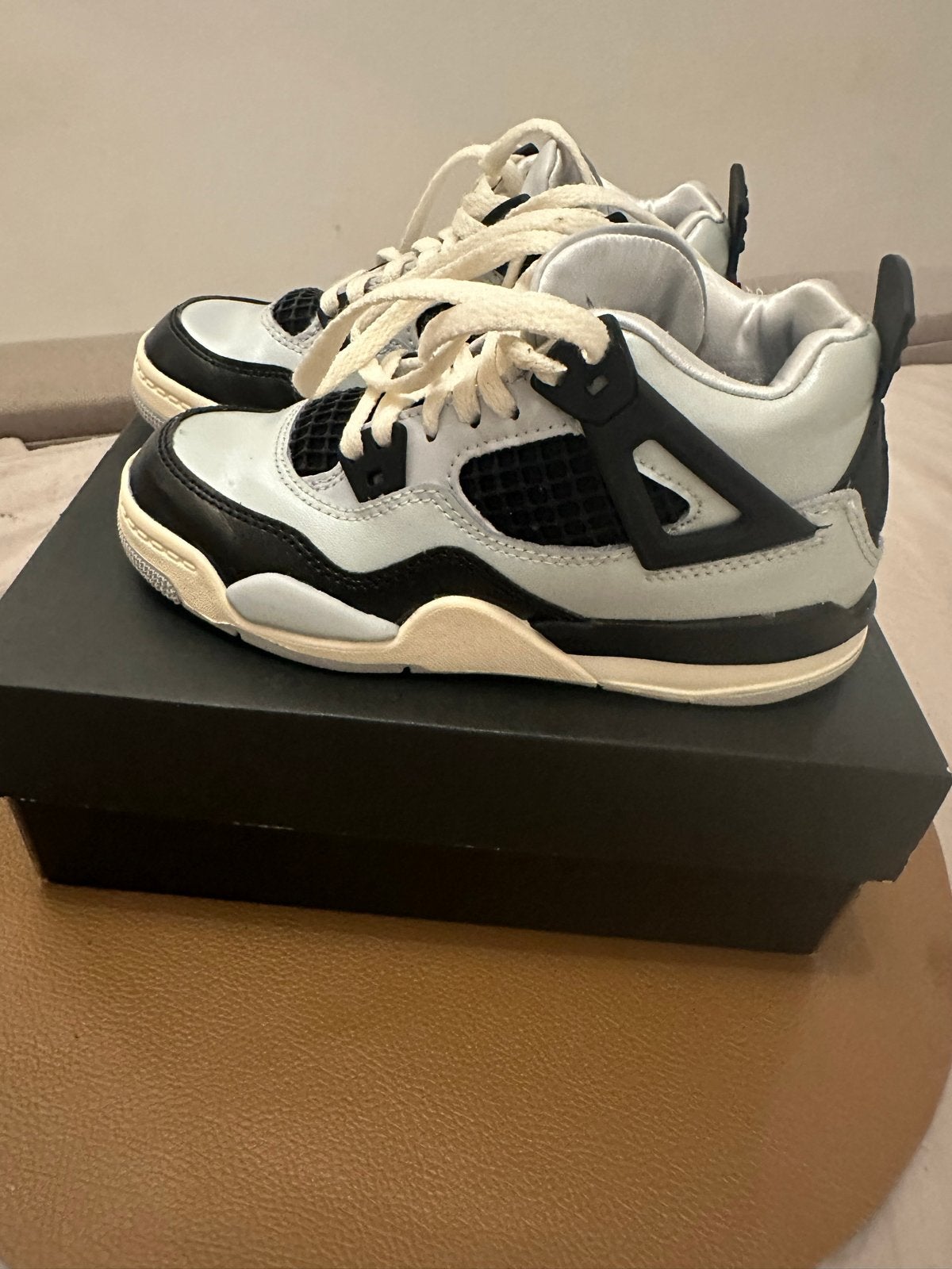 Jordan 4 Retro sneakers voor kinderen maat 29.5, Ophalen, Zo goed als nieuw, Jongen of Meisje, Schoenen