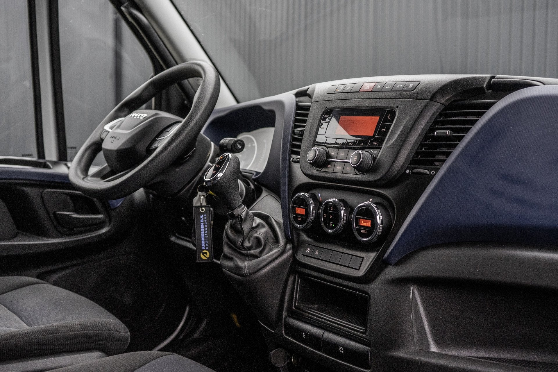 Iveco Daily *35S14V 2.3 L2H2 | Automaat | Euro 6 | Cruise |, Auto's, Bestelauto's, Automaat, Gebruikt, Iveco, Wit