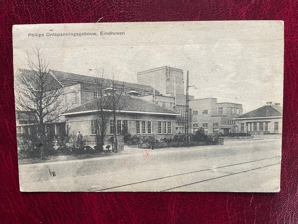 ansichtkaart van Eindhoven , Philips Ontspanningsgebouw., Verzenden, 1920 tot 1940, Noord-Brabant