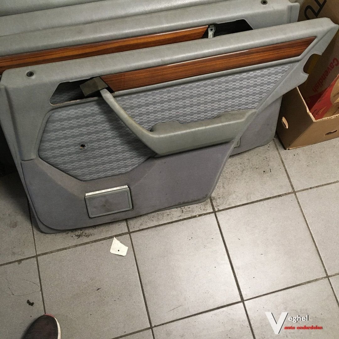 Mercedes W124 1992 sedan Deurpanelen, Gebruikt, -, -, Ophalen of Verzenden
