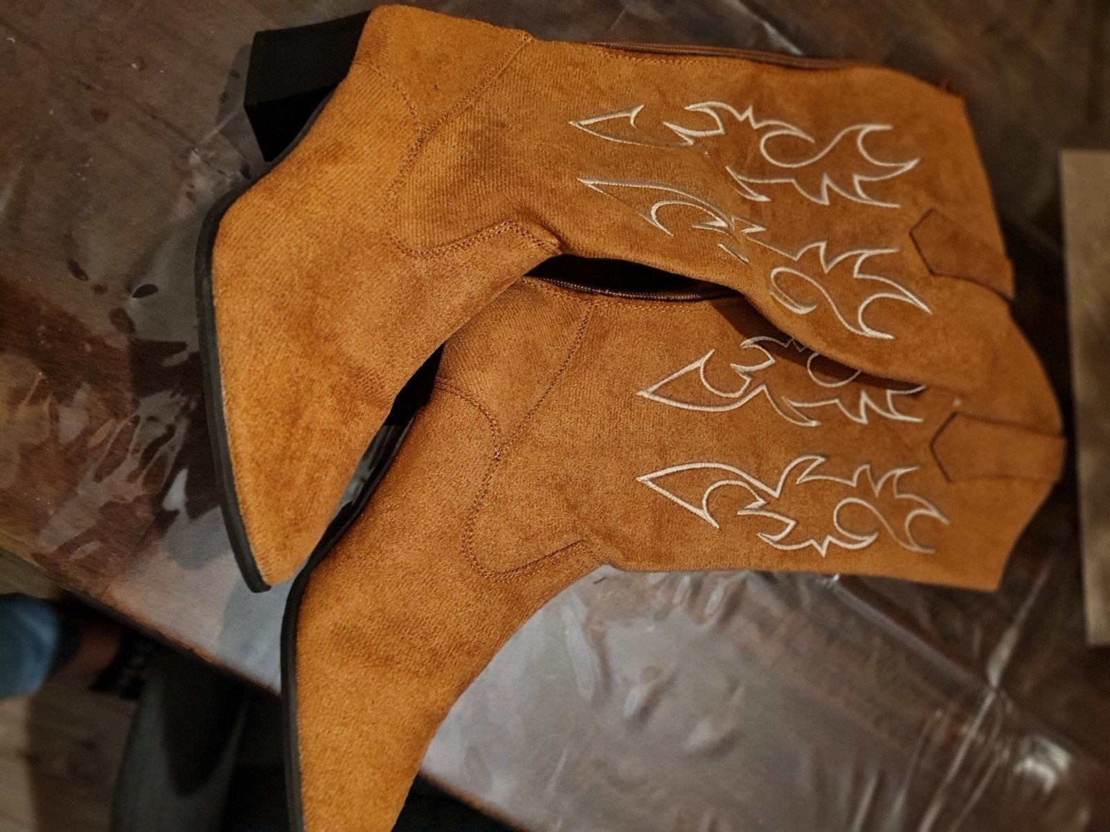 Bruine cowboylaarzen met borduursel maat 40, Kleding | Dames, Schoenen, Ophalen of Verzenden, Nieuw, Bruin, Lage of Enkellaarzen