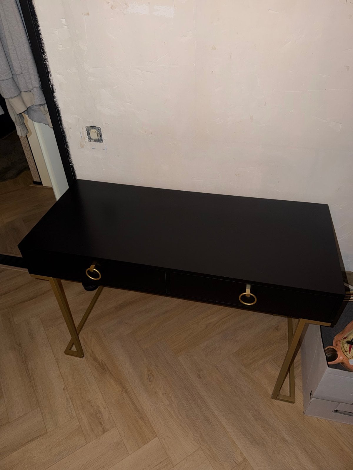 Zwart/gouden sidetable met lades - Zo goed als nieuw, Huis en Inrichting, Ophalen, 100 tot 150 cm, Zo goed als nieuw, Metaal