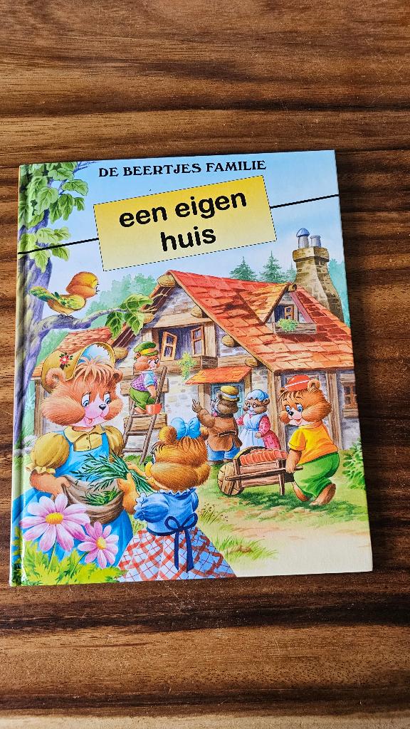 De beertjes familie - een eigen huis, Boeken, Ophalen of Verzenden, Zo goed als nieuw, Jongen of Meisje, Fictie algemeen