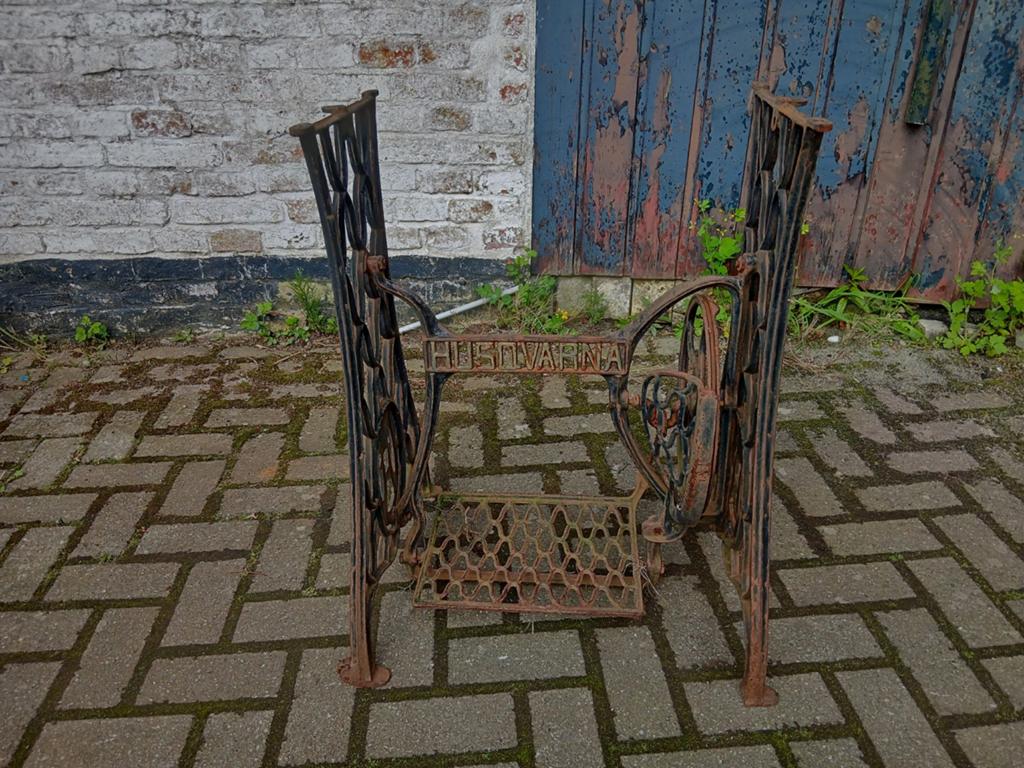 Naaimachine onderstel, Ophalen