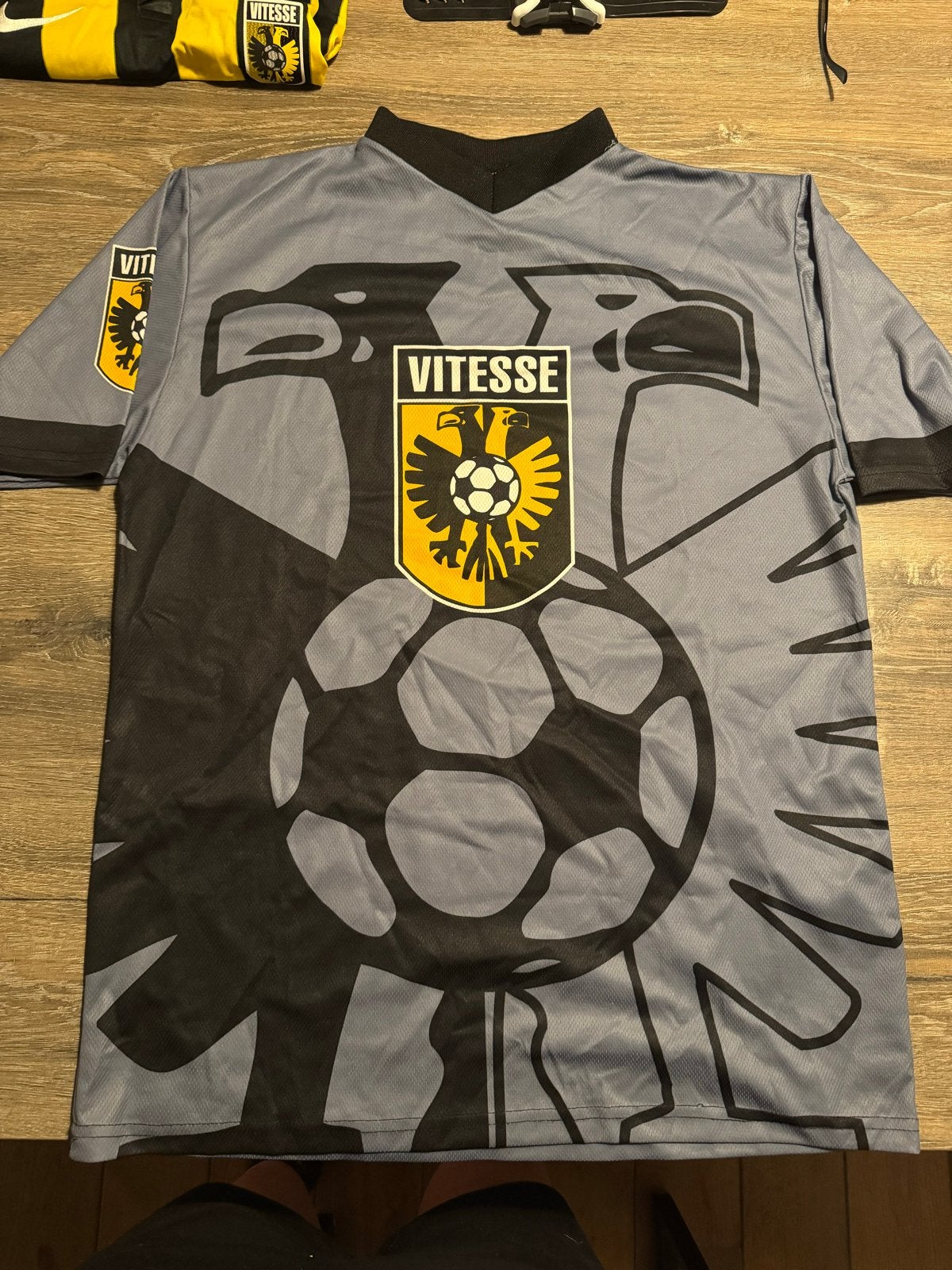 Vitesse Retro Shirt - Maat M - Zeldzaam Design, Ophalen of Verzenden, Gebruikt, Vitesse, Shirt