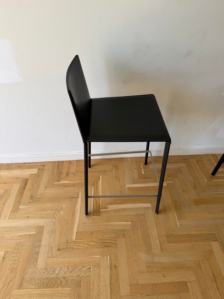 Arper Norma 17-13 barkrukken (2x), Ophalen, Met voetsteun, 60 tot 90 cm, Leer