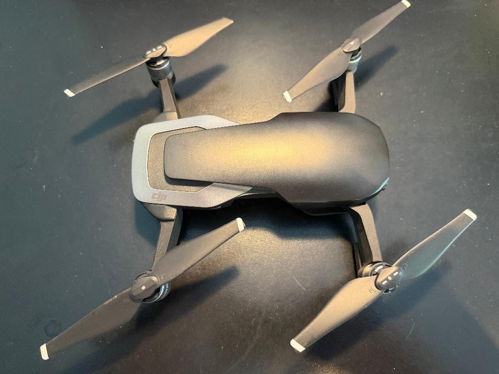 DJI Mavix Air - complete set, Cameradrone, Extra accu('s), Ophalen of Verzenden, Zo goed als nieuw