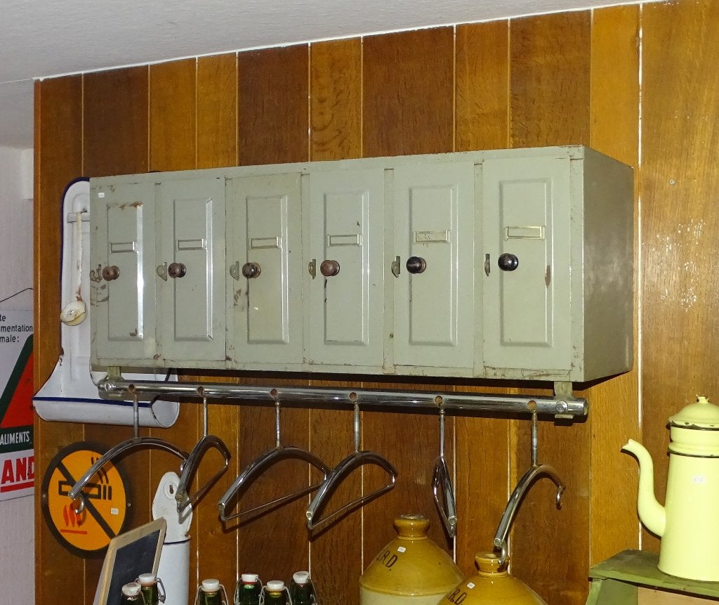 originele industriële kapstok met locker kluisjes kast, Antiek en Kunst, Ophalen