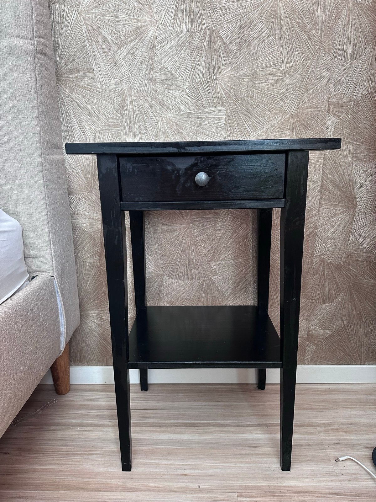 2x IKEA Hemnes nachtkastje zwart met lade en plank, Ophalen, Zo goed als nieuw, Hout