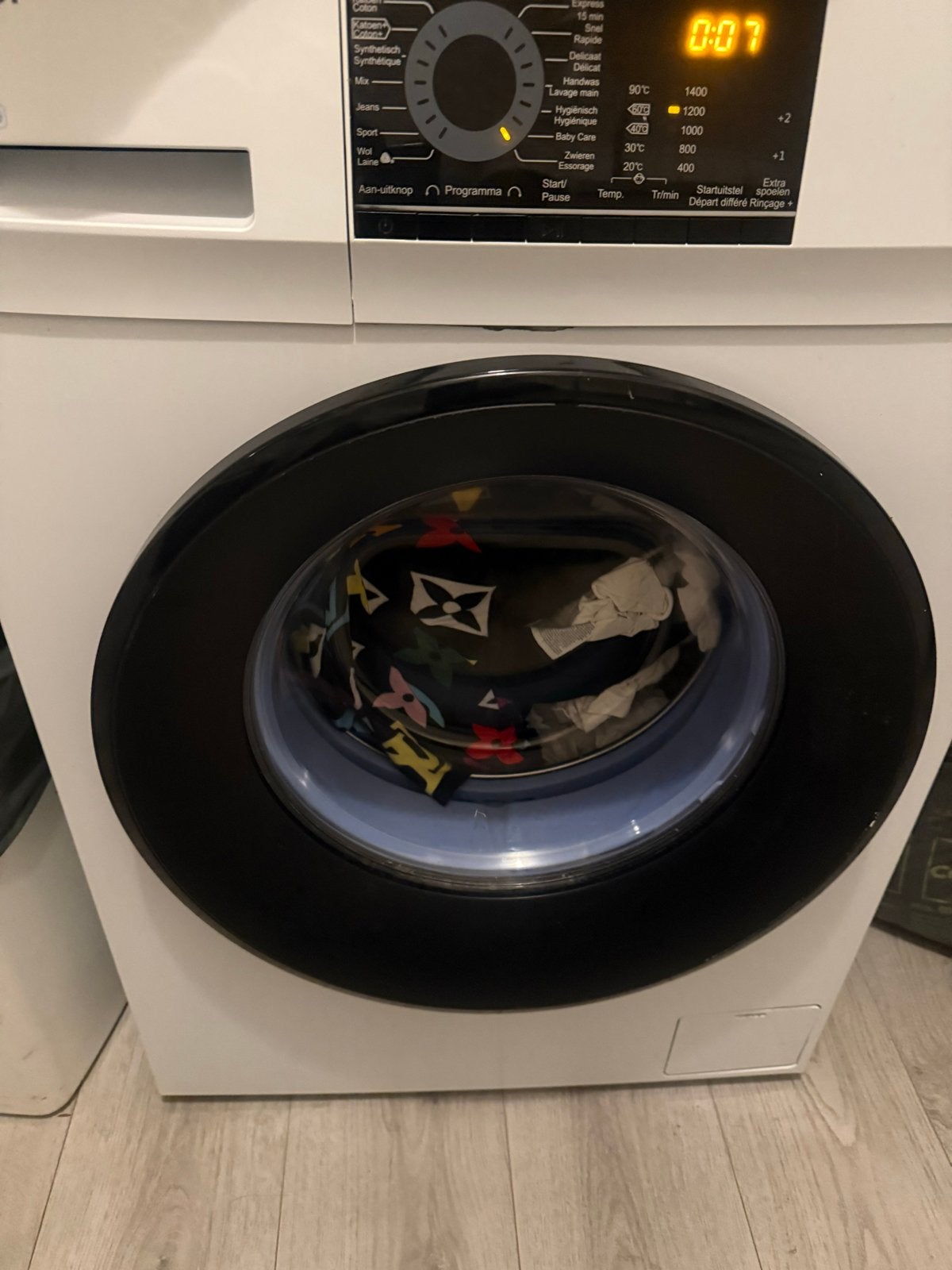 GRATIS  - Haier Wasmachine -Met Error Code E2 MOET WEG, Ophalen of Verzenden, Niet werkend, 85 tot 90 cm, 1200 tot 1600 toeren
