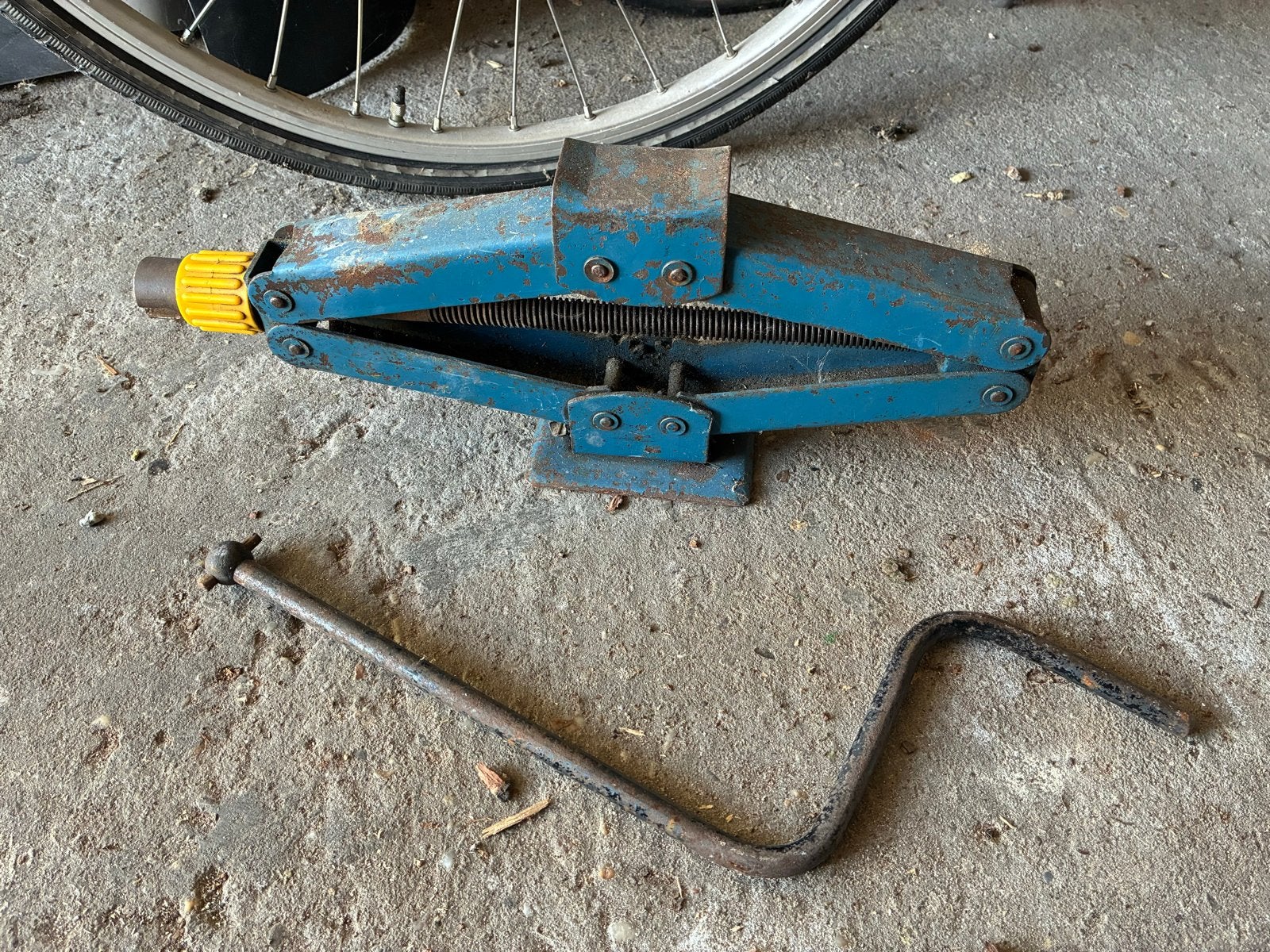 Gebruikte Schaar krik met slinger, Ophalen, Gebruikt, Manueel, Schaarkrik