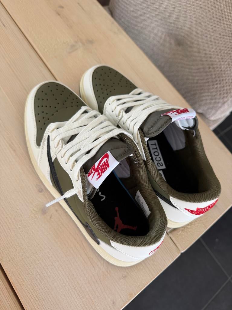 Nike Jordan 1 Low Travis Scott Reverse Mocha, Ophalen of Verzenden, Zo goed als nieuw, Overige kleuren, Sneakers of Gympen