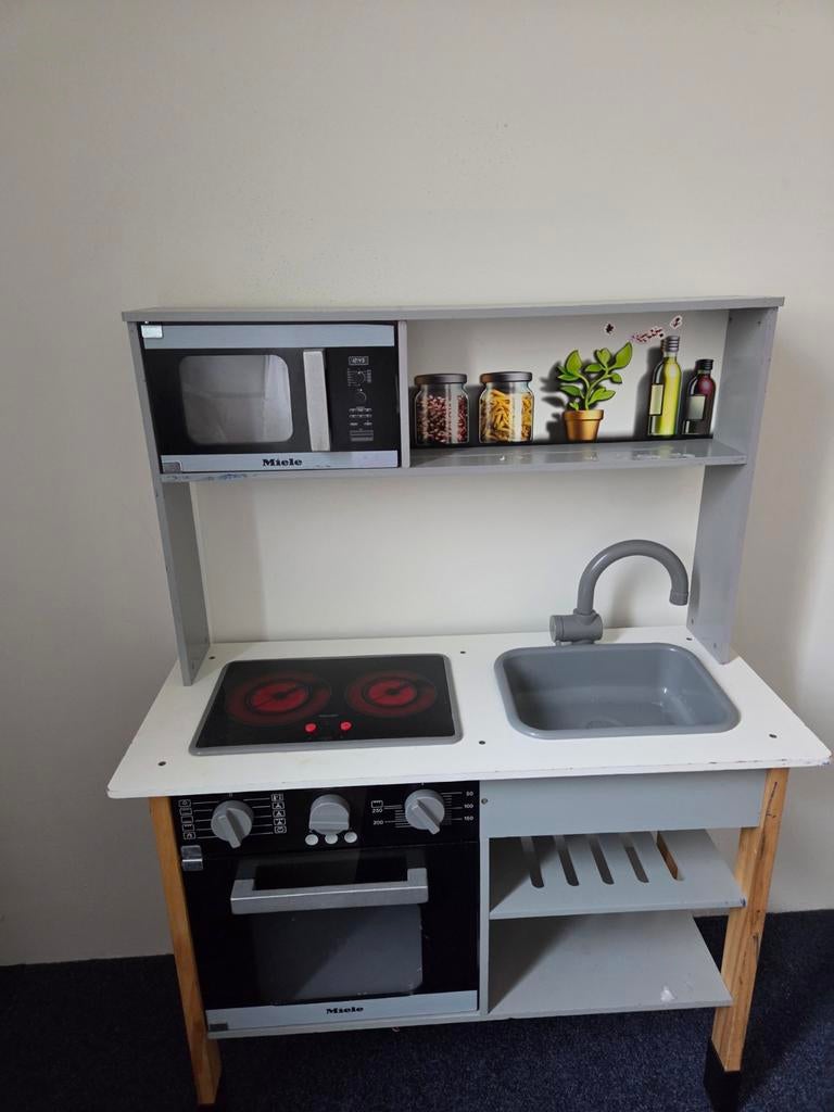 Miele Speelkeuken met accessoires, Ophalen