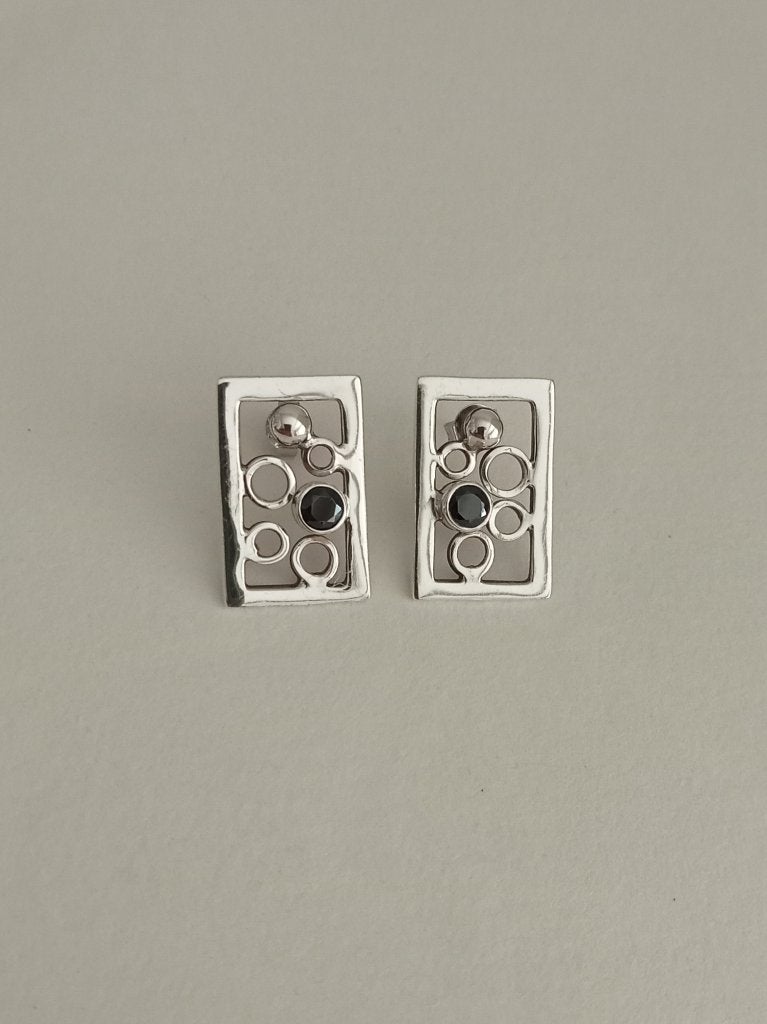 Vintage zilveren oorbellen modernisme zwart steentje rondjes, Zwart, Ophalen of Verzenden, Zo goed als nieuw, Met edelsteen