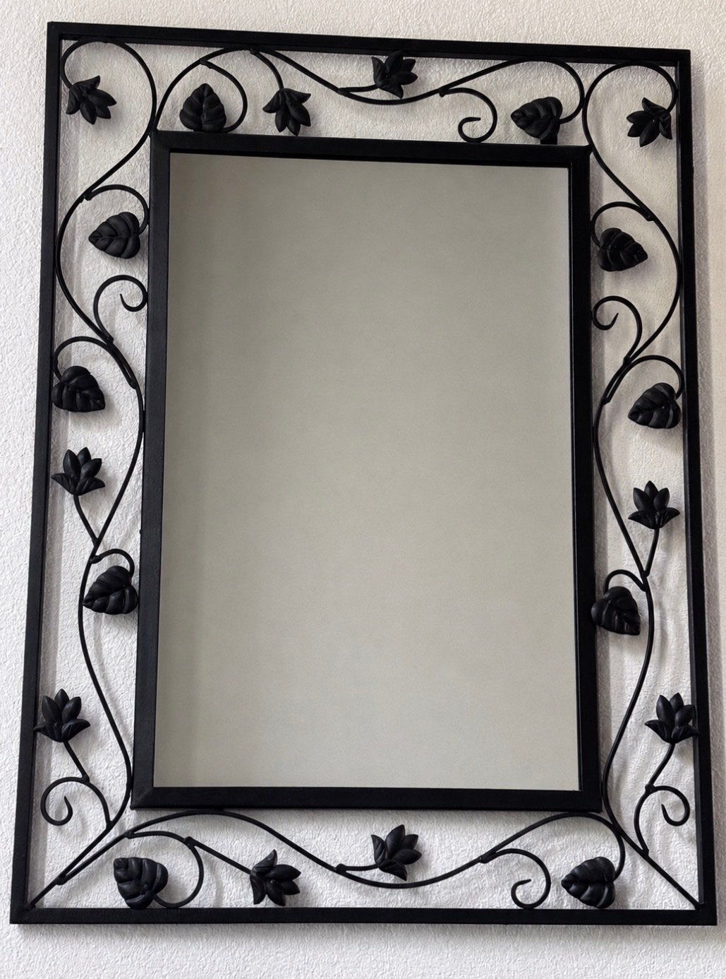 Spiegel met gietijzeren frame - 60 cm breed en 80 cm hoog, Gebruikt, Ophalen of Verzenden, Minder dan 100 cm, Rechthoekig
