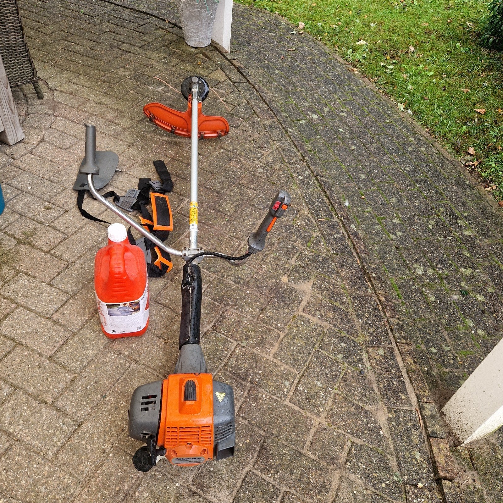Husqvarna 543 RS bosmaaier, Ophalen, Benzine