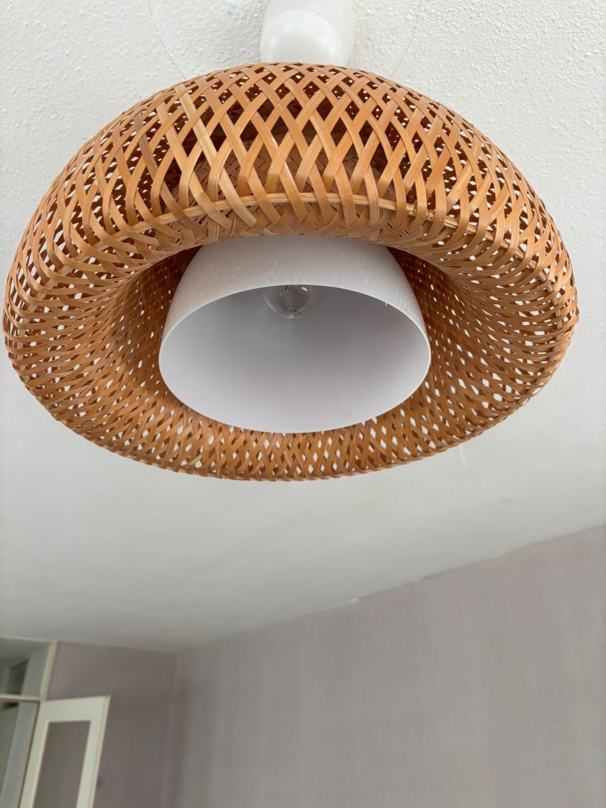 Rotan plafondlamp - Boheemse stijl, Huis en Inrichting, Ophalen of Verzenden, Zo goed als nieuw, Natuurlijk materiaal, E27 (groot)